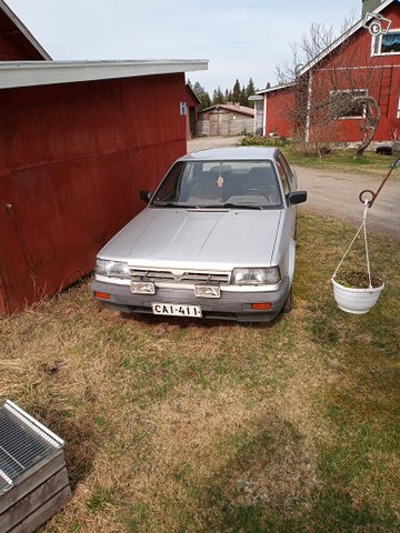 Nissan Bluebird, kuva 1