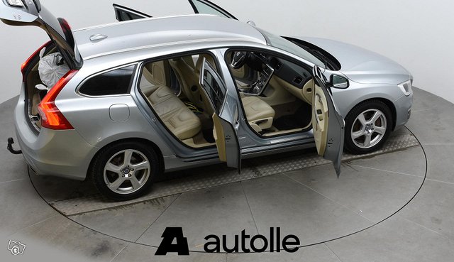 Volvo V60 11