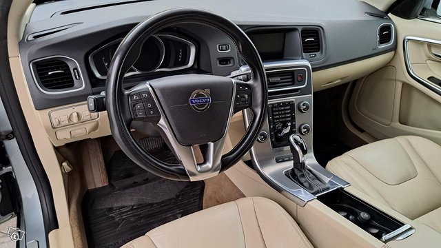 Volvo V60 18