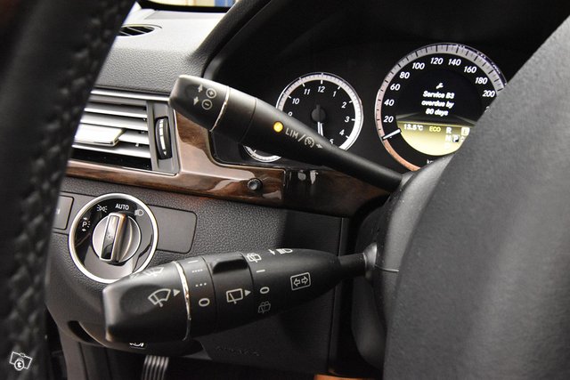 Mercedes-Benz E 25