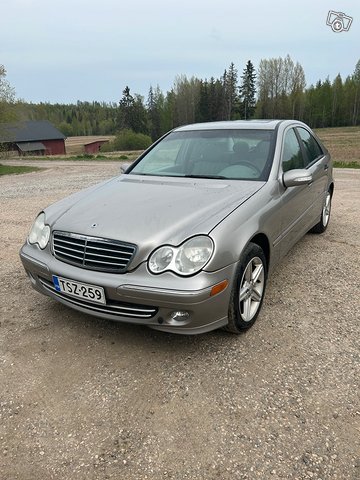 Mercedes-Benz C-sarja, kuva 1
