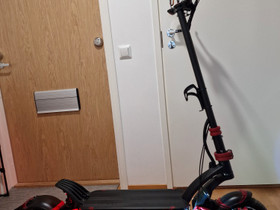 Trackstar T10 Premium sähköpotkulauta, Sähköpyörät, Polkupyörät ja pyöräily, Joensuu, Tori.fi Trackstar T10 Premium sähköpotkulauta, Sähköpyörät, Polkupyörät ja pyöräily, Joensuu, Tori.fi
