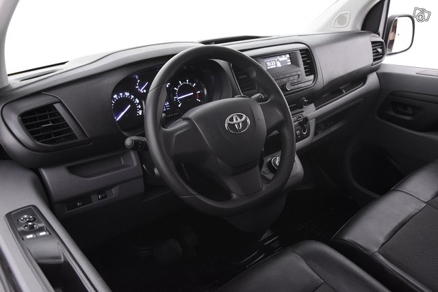Toyota Proace 9
