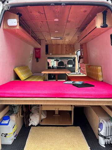 Upea Ford Transit matkailuauto, kuva 1