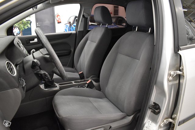 Ford Focus 10
