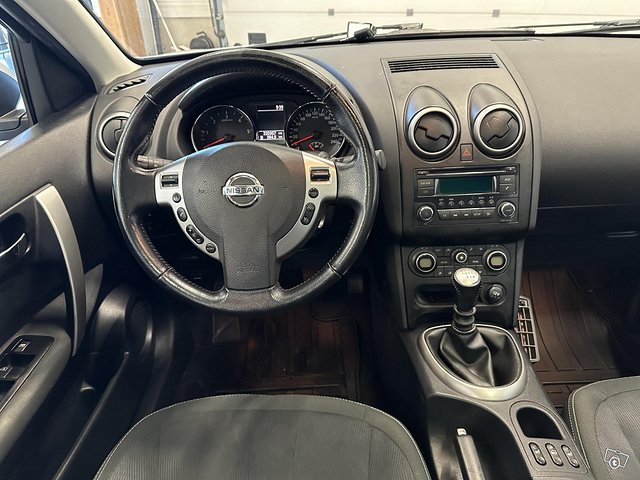 Nissan Qashqai+2 8