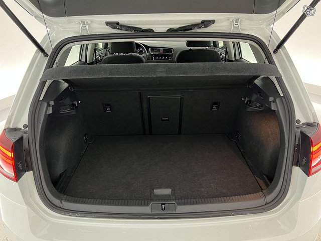 Volkswagen Golf 9