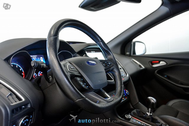 Ford Focus 16