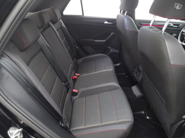 Volkswagen T-Roc 14