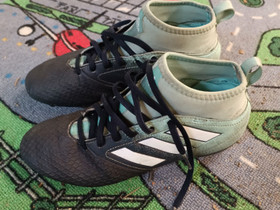 Adidas nappikset koko 36 2/3, Jalkapallo, Urheilu ja ulkoilu, Hausjärvi, Tori.fi Adidas nappikset koko 36 2/3, Jalkapallo, Urheilu ja ulkoilu, Hausjärvi, Tori.fi