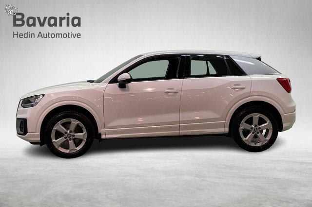 AUDI Q2 6