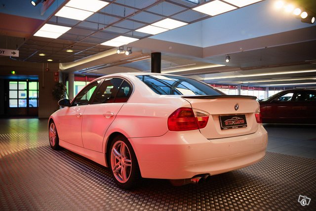 BMW 325 5