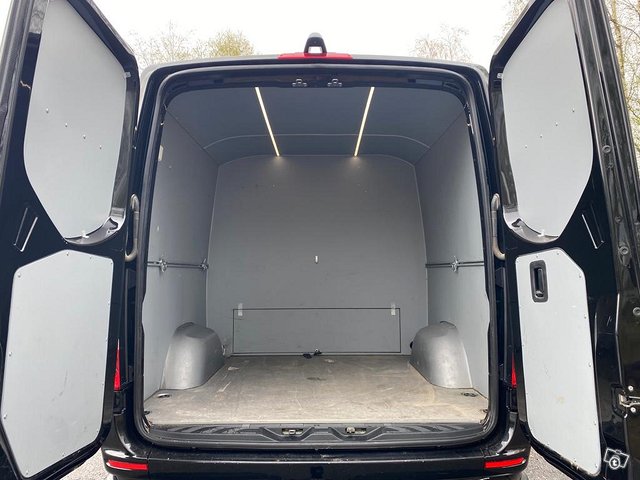 Mercedes-Benz Sprinter 8