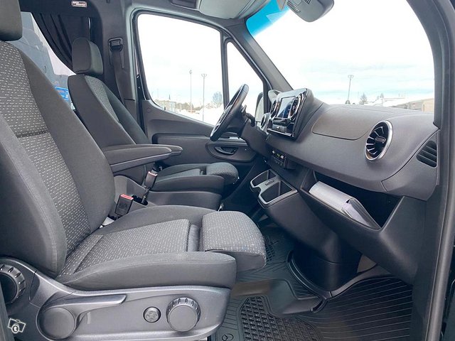 Mercedes-Benz Sprinter 12