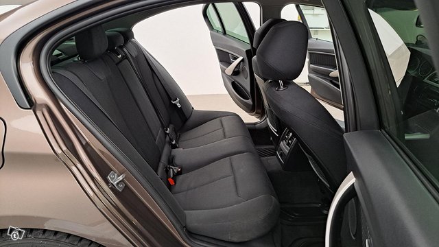 BMW 320 13