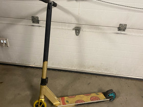 Custom Scoot, Rullaluistelu ja skeittaus, Urheilu ja ulkoilu, Rovaniemi, Tori.fi Custom Scoot, Rullaluistelu ja skeittaus, Urheilu ja ulkoilu, Rovaniemi, Tori.fi