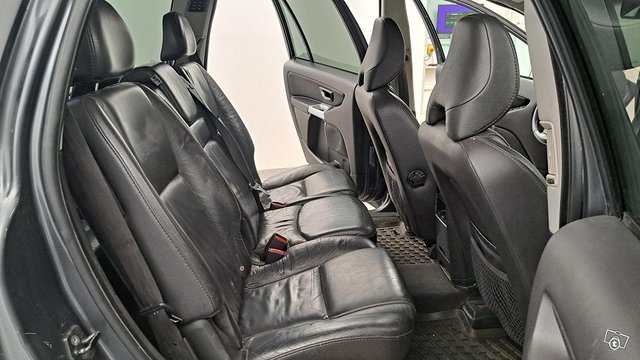 Volvo XC90 13