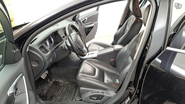 Volvo V60 10