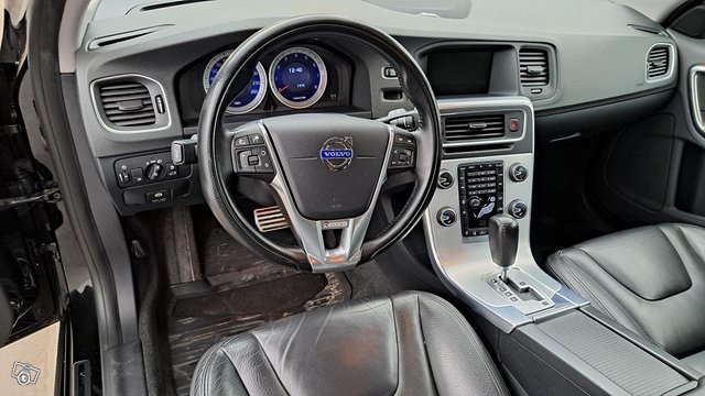 Volvo V60 15