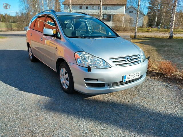 Toyota Avensis, kuva 1