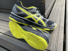 Asics sisäpelikenkä 39, Pallopelit, Urheilu ja ulkoilu, Lappeenranta, Tori.fi Asics sisäpelikenkä 39, Pallopelit, Urheilu ja ulkoilu, Lappeenranta, Tori.fi