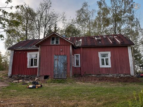 Hirsirakenteinen mökki noin 50m2 uusiokäyttöön,...