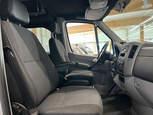 Mercedes-Benz Sprinter 8