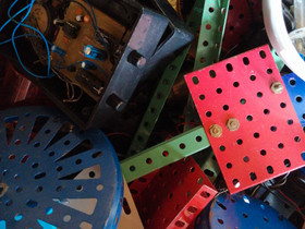 Meccano-osia ja rakennusohjeita, Pelit ja muut harrastukset, Rovaniemi, Tori.fi Meccano-osia ja rakennusohjeita, Pelit ja muut harrastukset, Rovaniemi, Tori.fi