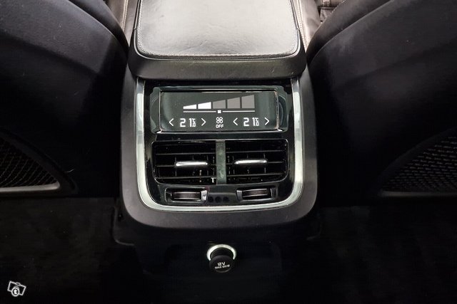 Volvo XC90 23