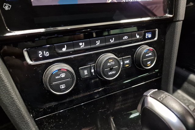 Volkswagen GOLF 15