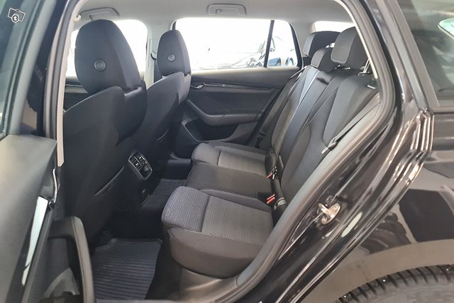 Skoda OCTAVIA 9