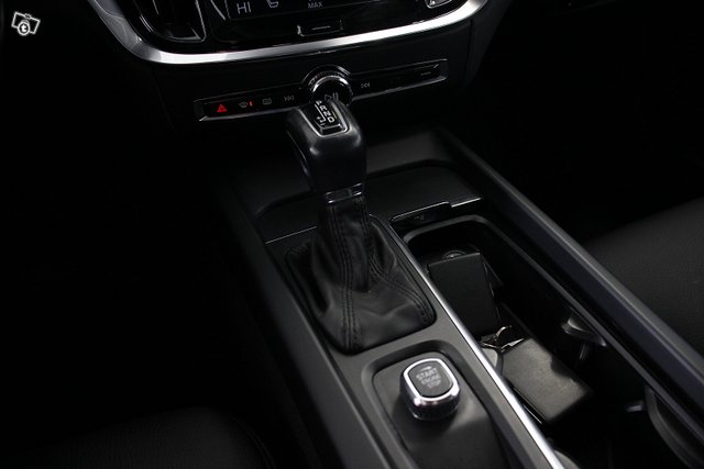 Volvo V60 9