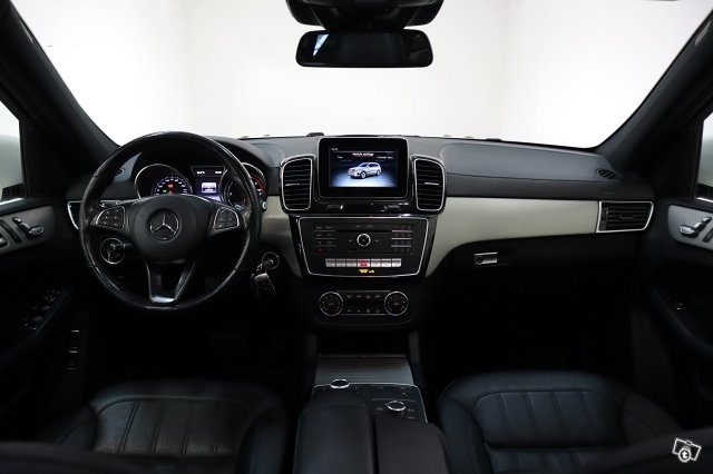 Mercedes-Benz GLS 19