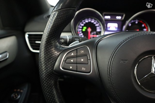 Mercedes-Benz GLS 21