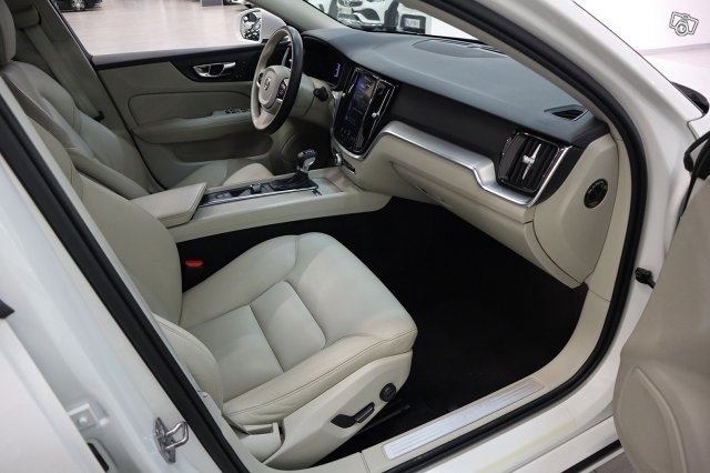 Volvo V60 12