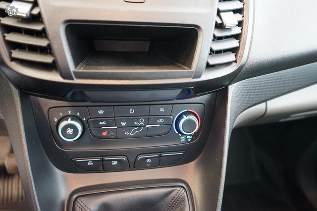 Ford Transit Connect 13