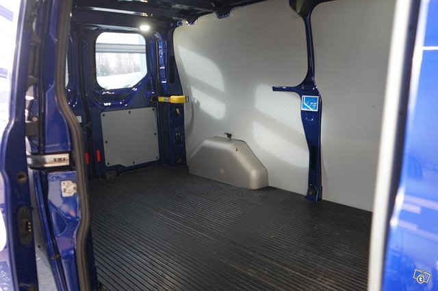 Ford Transit Custom 11
