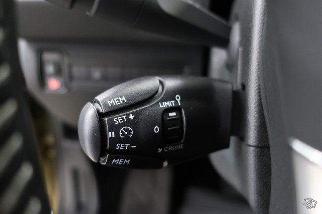 Peugeot 308 9