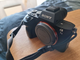 A7ii + 28-70mm 3.5-5.6 lens + sony battery grip, Kamerat, Kamerat ja valokuvaus, Kotka, Tori.fi A7ii + 28-70mm 3.5-5.6 lens + sony battery grip, Kamerat, Kamerat ja valokuvaus, Kotka, Tori.fi