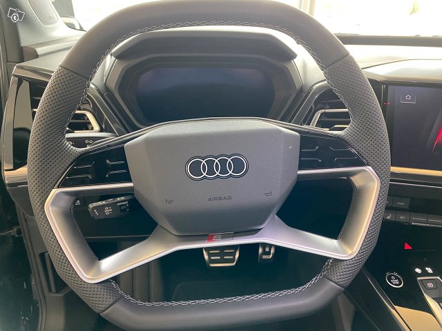 Audi Q4 E-tron 6