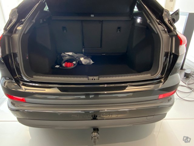 Audi Q4 E-tron 10