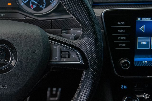 SKODA SUPERB 16