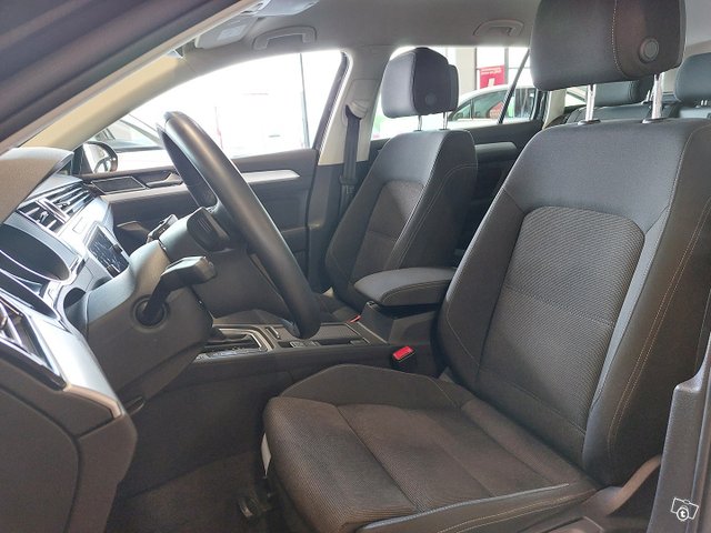 Volkswagen Passat 11