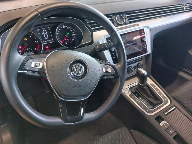 Volkswagen Passat 12
