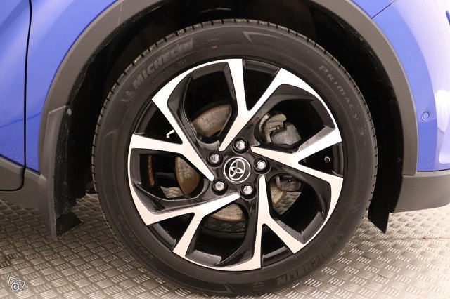 Toyota C-HR 19