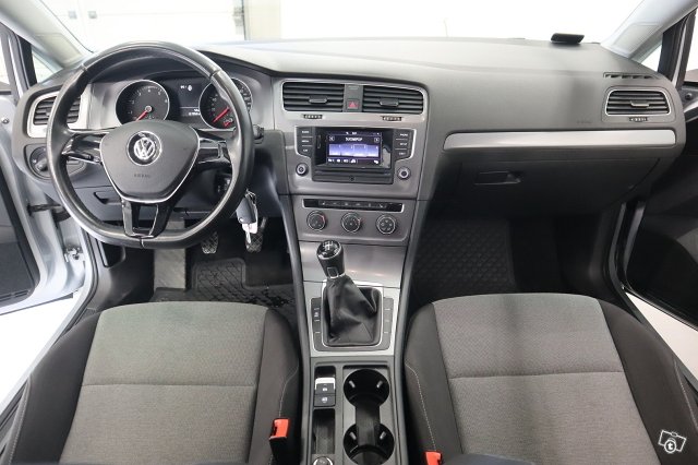 Volkswagen Golf 15