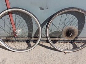 Etu -ja takapyörä 24", Pyörätarvikkeet ja kypärät, Polkupyörät ja pyöräily, Lemi, Tori.fi Etu -ja takapyörä 24", Pyörätarvikkeet ja kypärät, Polkupyörät ja pyöräily, Lemi, Tori.fi