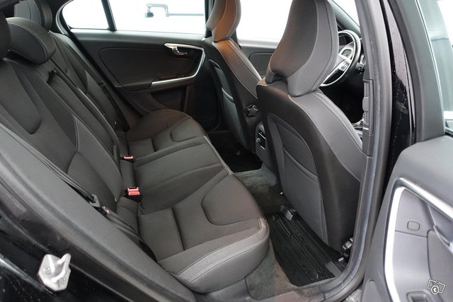 Volvo S60 11