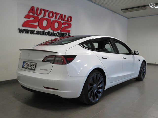 Tesla Model 3 6