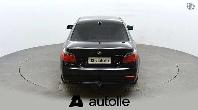 BMW 523 7